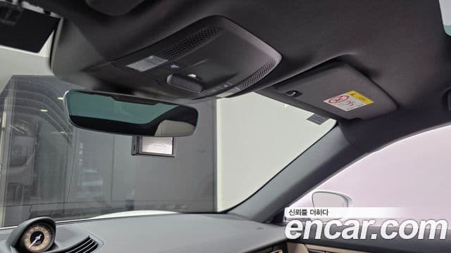 Porsche Taycan 2024 — Photo 27/37