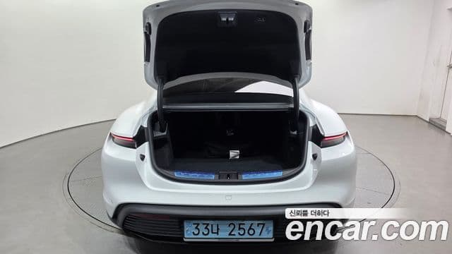 Porsche Taycan 2024 — Photo 26/37