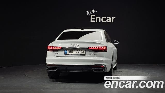 Audi A4 2021 — ფოტო 4/20