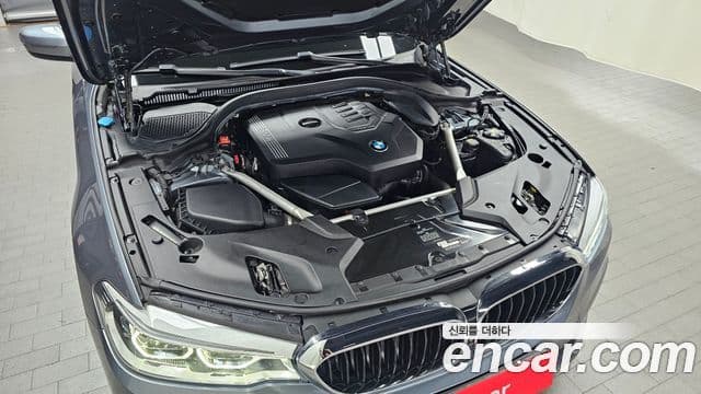 BMW 5 Series 2020 — Фото 6/20