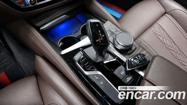 BMW 5 Series 2020 — Фото 9/20