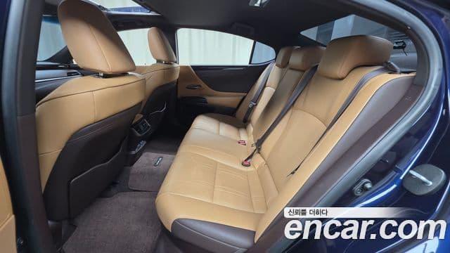 Lexus ES300h 2020 — Şəkil 12/20