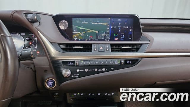 Lexus ES300h 2020 — Şəkil 13/20