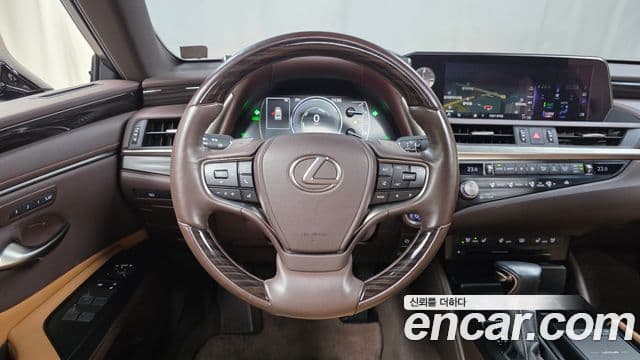 Lexus ES300h 2020 — Şəkil 14/20