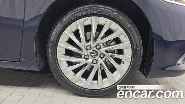 Lexus ES300h 2020 — Şəkil 20/20