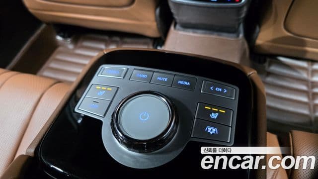 Genesis Electrified G80 2023 — Şəkil 18/20