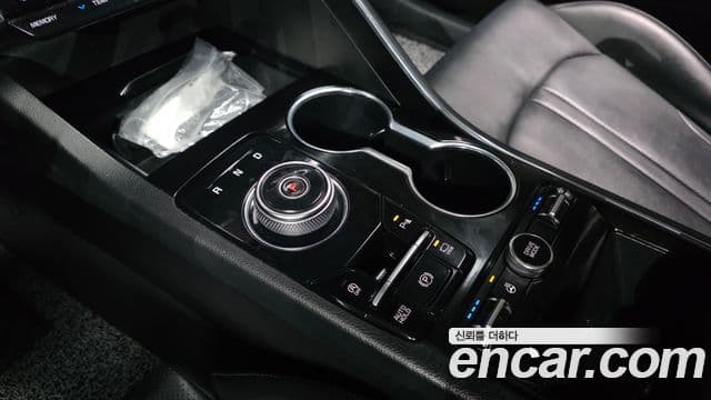 Kia K5 2021 — Şəkil 8/20