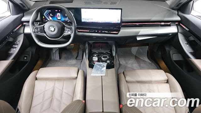 BMW 5 Series 2024 — ფოტო 7/20
