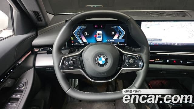 BMW 5 Series 2024 — фото 13 из 20