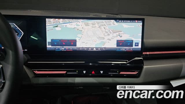 BMW 5 Series 2024 — фото 14 из 20