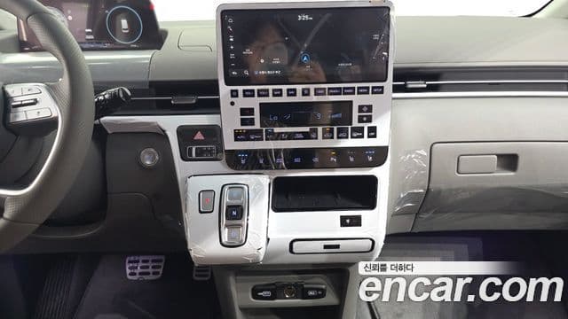 Hyundai Staria 2023 — Фото 13/20