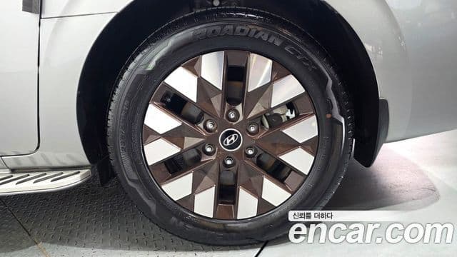 Hyundai Staria 2023 — Şəkil 6/33