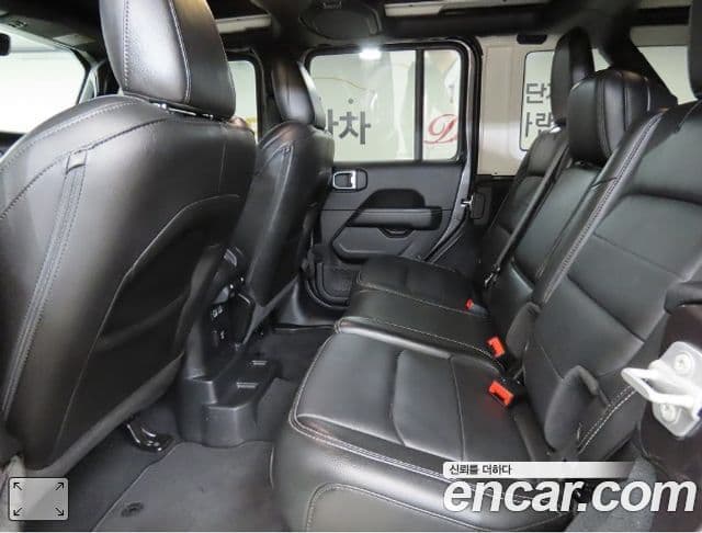 Jeep Wrangler 2022 — фото 11 из 20