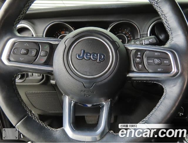 Jeep Wrangler 2022 — фото 12 из 20
