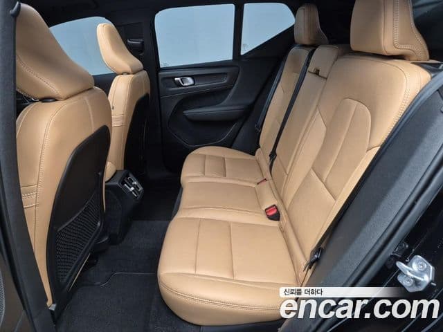 Volvo XC40 2021 — Şəkil 12/20