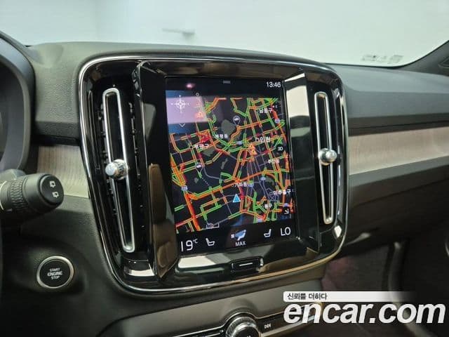 Volvo XC40 2021 — фото 20 из 20