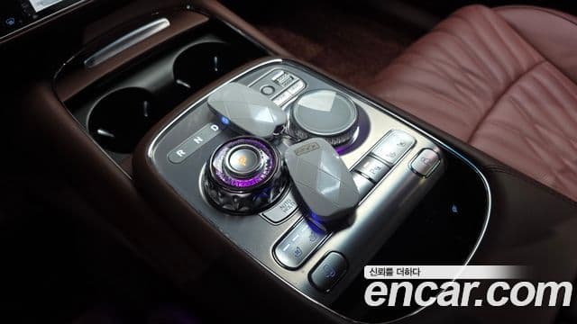 Genesis G90 2023 — ფოტო 9/20