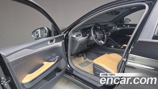 Kia K5 2021 — ფოტო 8/20