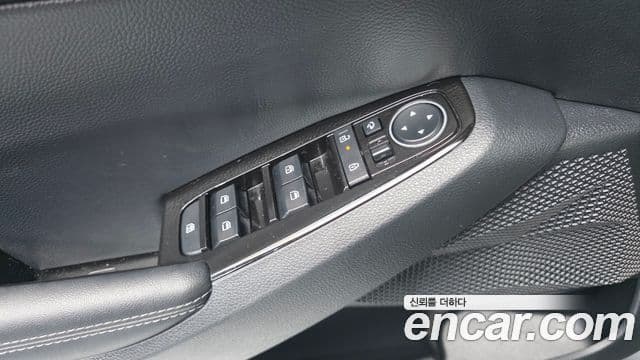 Kia Seltos 2023 — ფოტო 11/20