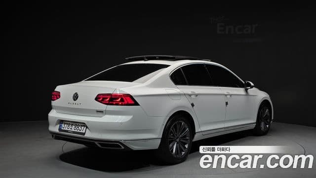 Volkswagen Passat GT 2022 — Şəkil 2/20