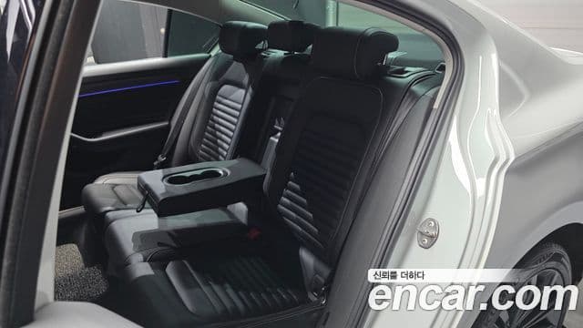 Volkswagen Passat GT 2022 — Şəkil 12/20