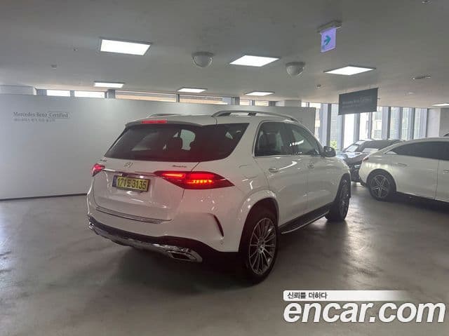 Mercedes-Benz GLE-Class 2025 — Photo 12/17