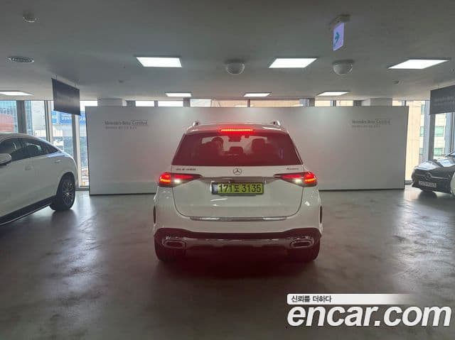 Mercedes-Benz GLE-Class 2025 — Photo 1/17