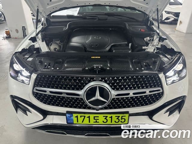 Mercedes-Benz GLE-Class 2025 — Photo 10/17