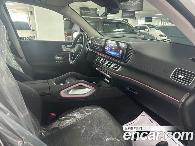 Mercedes-Benz GLE-Class 2025 — Photo 16/17