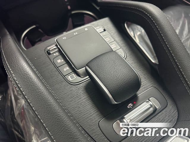 Mercedes-Benz GLE-Class 2025 — Photo 2/17