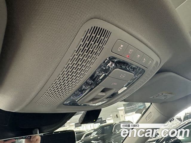 Mercedes-Benz GLE-Class 2025 — Photo 11/17