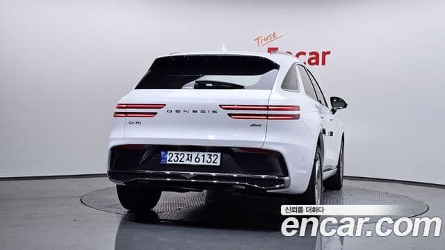 Genesis GV70 2025 — ფოტო 4/20