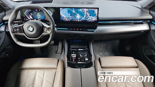 BMW 5 Series 2023 — ფოტო 7/20