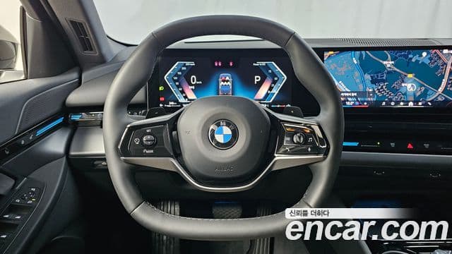 BMW 5 Series 2023 — ფოტო 13/20