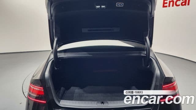 Genesis G90 2022 — Şəkil 18/20
