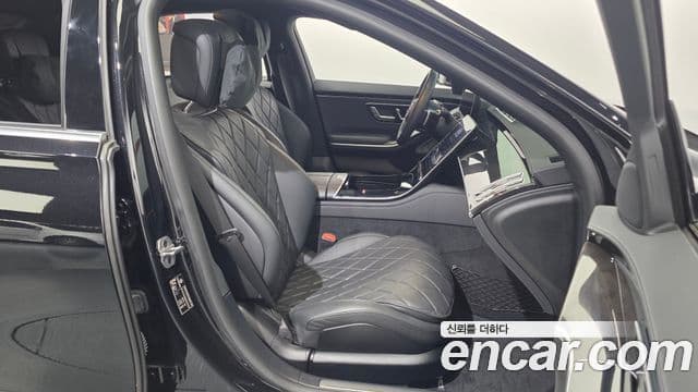 Mercedes-Benz S-Class 2021 — Photo 20/36