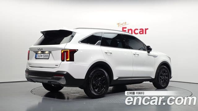 Kia Sorento 2024 — Фото 2/20