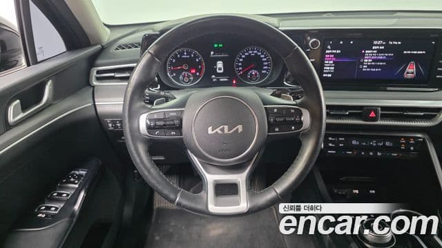 Kia K5 2023 — ფოტო 13/20
