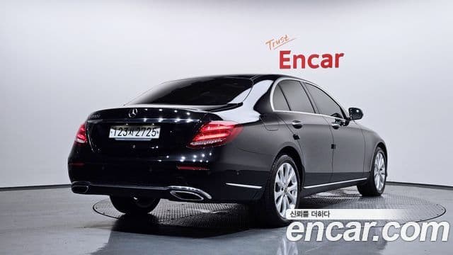 Mercedes-Benz E-Class 2019 — ფოტო 2/20
