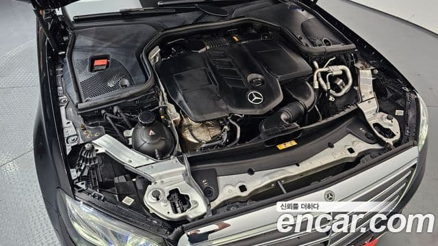 Mercedes-Benz E-Class 2019 — ფოტო 6/20