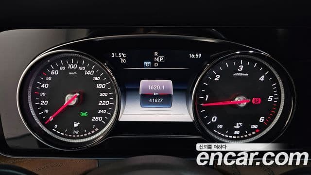 Mercedes-Benz E-Class 2019 — ფოტო 8/20