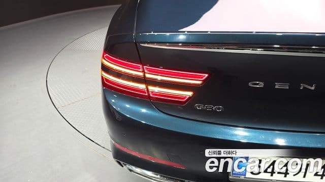 Genesis G80 2021 — Photo 17/34