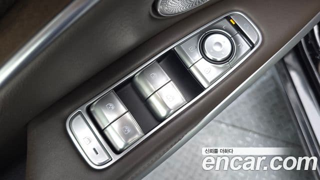 Kia The K9 2018 — Photo 35/39