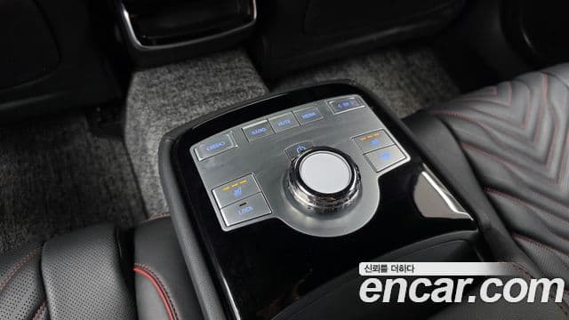 Genesis Electrified G80 2024 — Şəkil 19/20