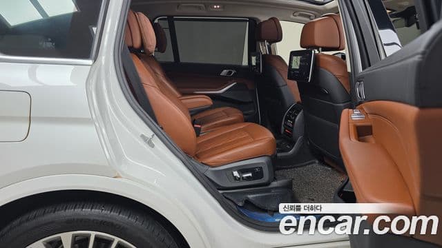 BMW X7 2021 — фото 11 из 20