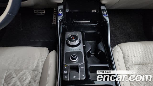 Kia Sorento 2023 — Şəkil 14/20