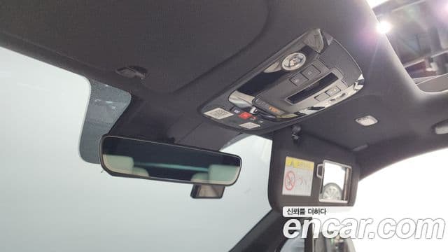 Kia Sorento 2023 — Şəkil 17/20