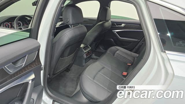 Audi A6 2022 — фото 11 из 20