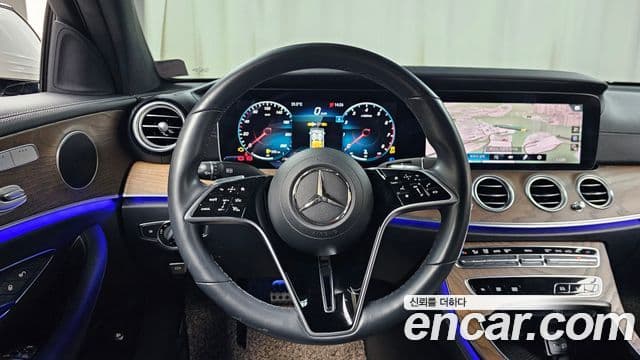 Mercedes-Benz E-Class 2021 — Фото 13/20