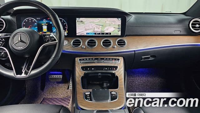 Mercedes-Benz E-Class 2021 — Фото 19/20